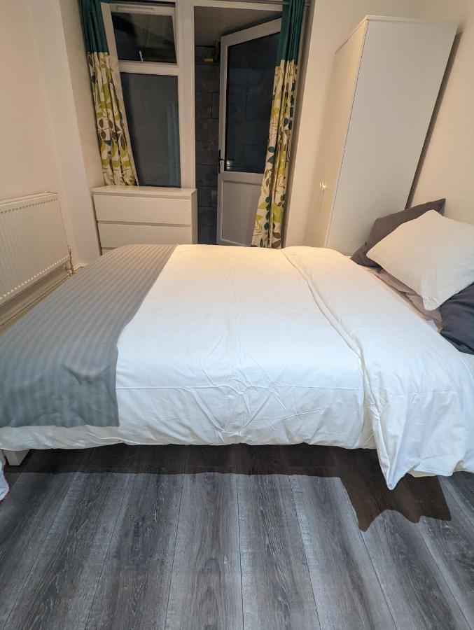 Mile End- Prime Location Hotell London Exteriör bild