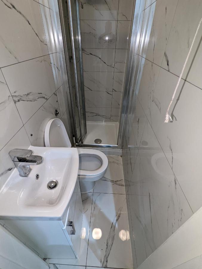 Mile End- Prime Location Hotell London Exteriör bild